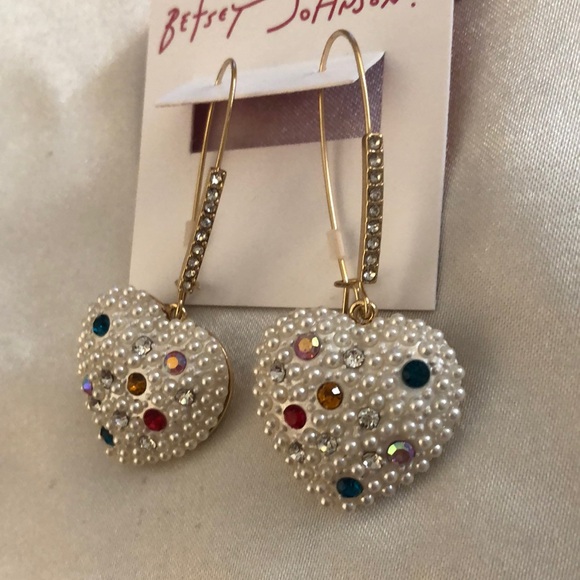 Betsey Johnson Gold Tone Pop Heart Faux Pearl & Crystal Drop Earrings NWT - Picture 8 of 10
